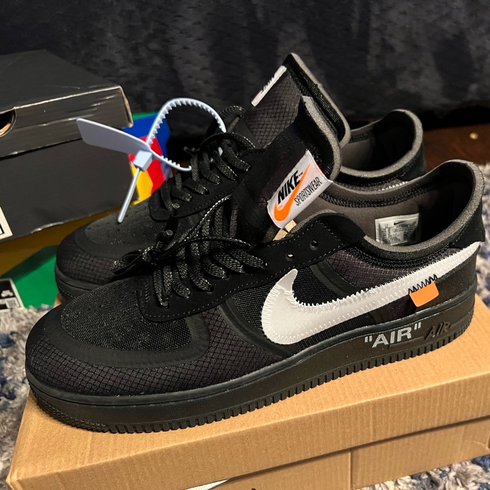 Nike Black and White Athletic Shoes